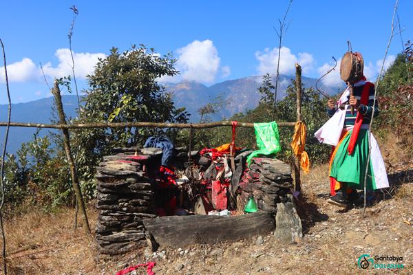 दोलखाको दृश्यावलोकनको लागि माईथानडाँडा - फोटो फिचर 